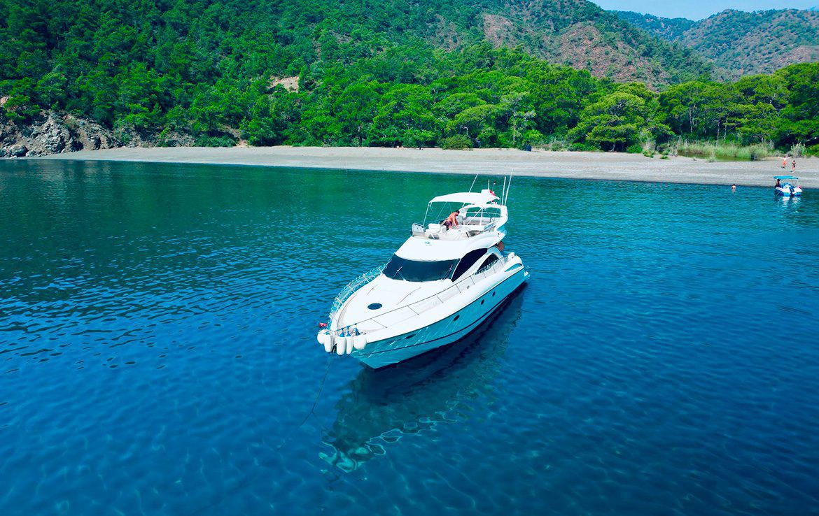 Kemer Yacht Rental 18m Sunseeker Manhattan 56